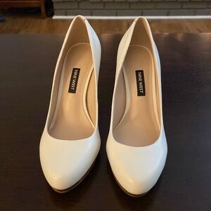 Nine West white pump